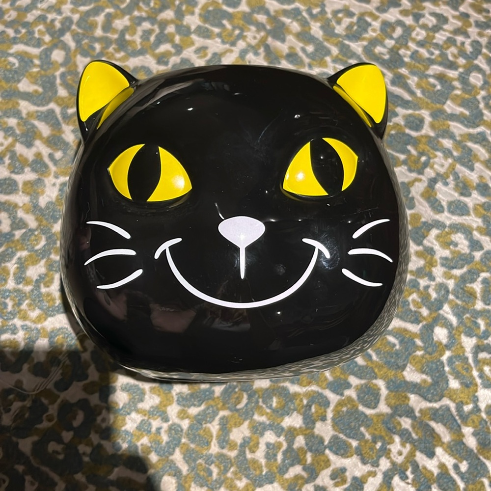 Yankee Candle co. Black cat “J/H HALLOWEEN FRIENDS CAT” decor